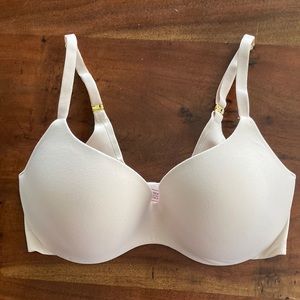 SOLD! Victoria’s Secret incredible bra